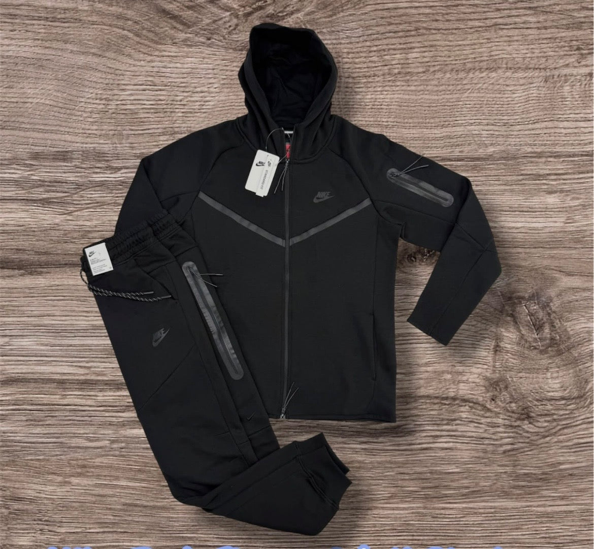 ADULT NIKE SWEATSUITS
